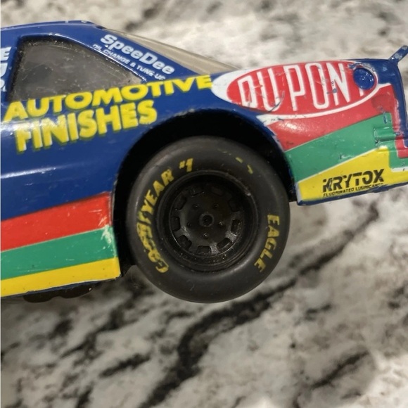 1992 Racing Champions | Ricky Craven #2 Dupont 1:24 Blue Car Chevy NASCAR - Picture 2 of 13